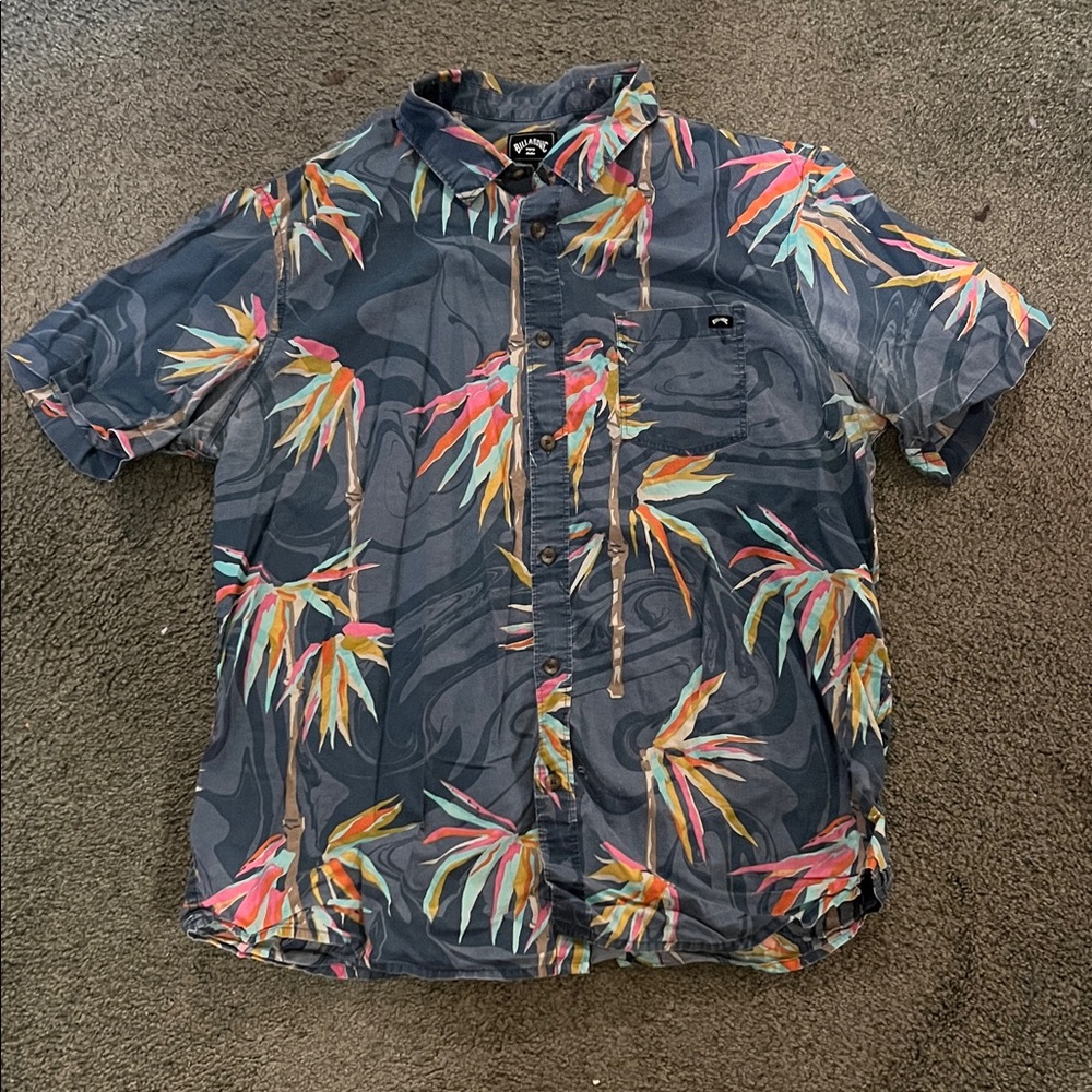 Billabong XL Dark Multicolor Leaf Print Shirt